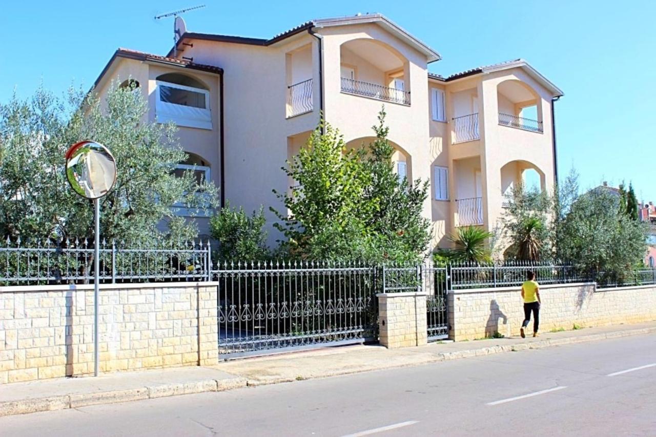 House Laura 200M From The Beach And The Center Lejlighed Poreč Eksteriør billede